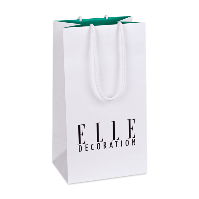 Hochwertige Papiertasche mit soften Kordeln, die innen verklebt sind